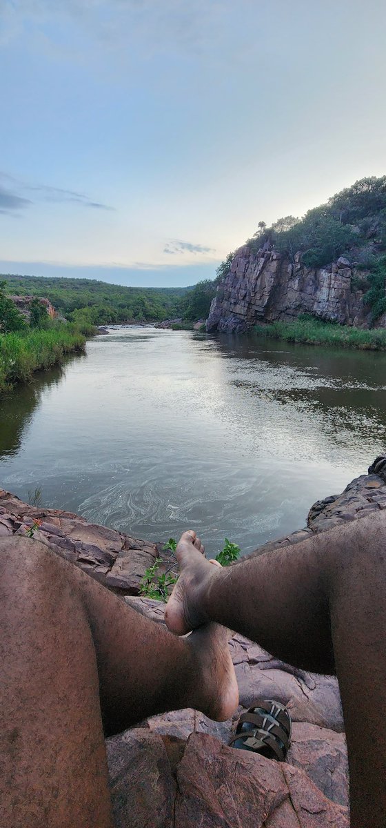 Nndoweni's tweet photo. #shotleft to Tshulu River Camp with my #travelbuddies #localtourists #januaryvibes In harmony with nature. @Anzaniephotogra https://t.co/egzU2PSMY7