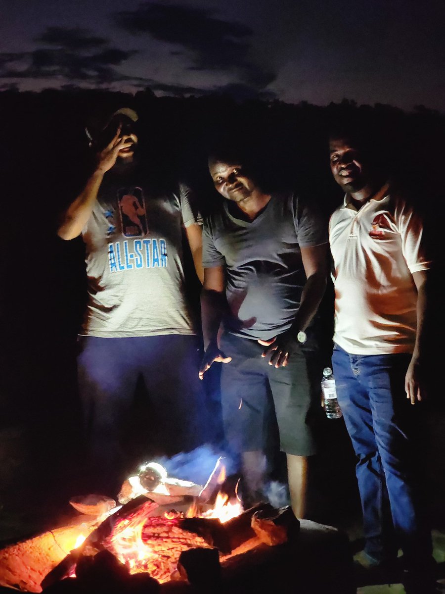 Nndoweni's tweet photo. #shotleft to Tshulu River Camp with my #travelbuddies #localtourists #januaryvibes In harmony with nature. @Anzaniephotogra https://t.co/egzU2PSMY7