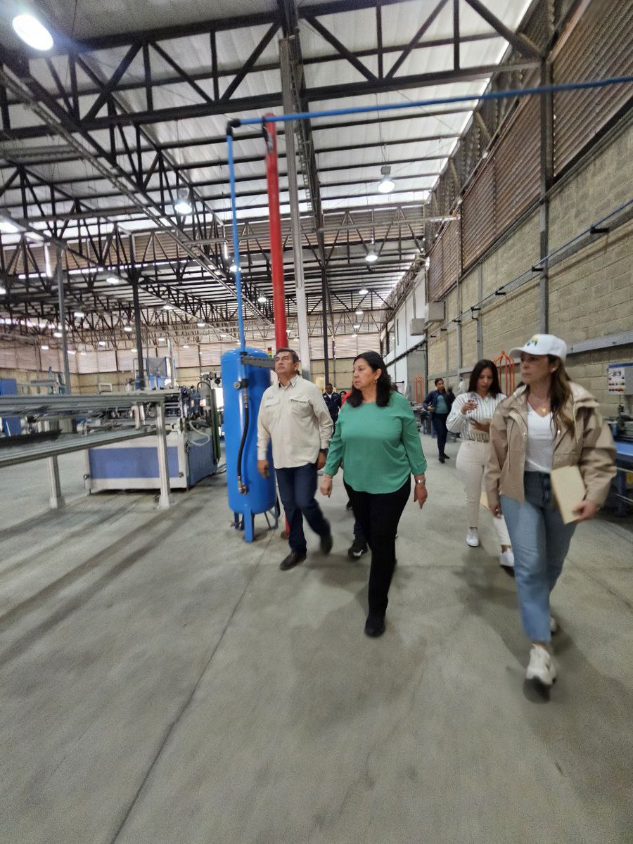 gestionperfecta's tweet photo. La Oficina Ciudad Bicentenaria es una fortaleza para la @AlcaldiaDCcs en materia de construcción.

En este 2024 estaremos triplicando los esfuerzos para obtener aún mayores resultados en la transformación de Caracas.

#PuebloLegisladorDePaz https://t.co/d6YZI6RQ9P