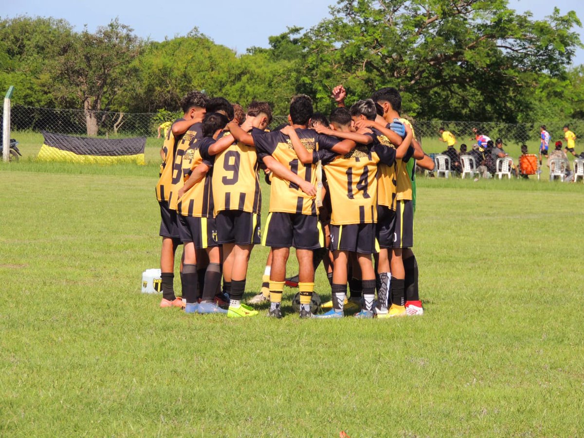 Y sin pensarlo ese día fue mi último partido con ustedes, mi segunda familia mis hermanos y compañeros de guerra..
Hasta la vuelta..🥺💔