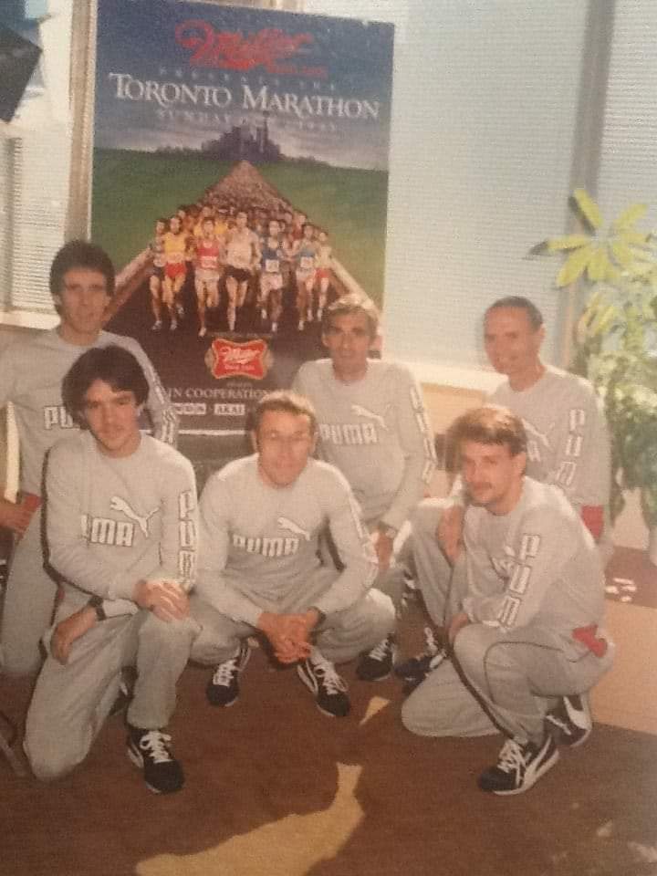 PaulHRoberts's tweet photo. Arthur Walsham was one of @salfordharriers's greats - this is him (back, right) with a group of us at the Toronto marathon in 1983. We mourn the loss of one of our best #RIPArthur https://t.co/n5X3khvM9l