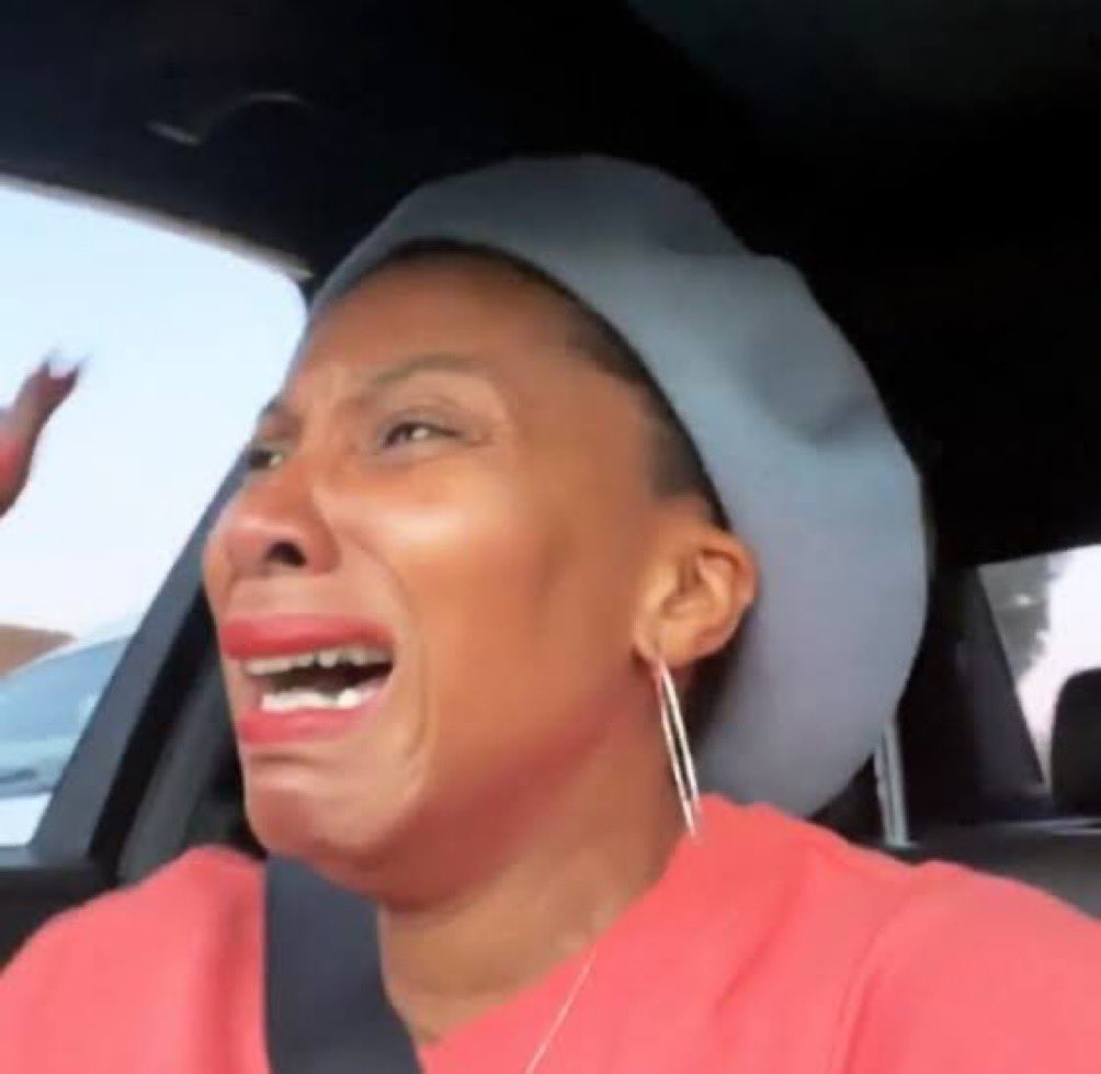 Put  #SkeemSaam on Netflix and let us binge watch all the episodes 😭😭😭now we must wait until Monday to see Lizzy deal with Pretty.