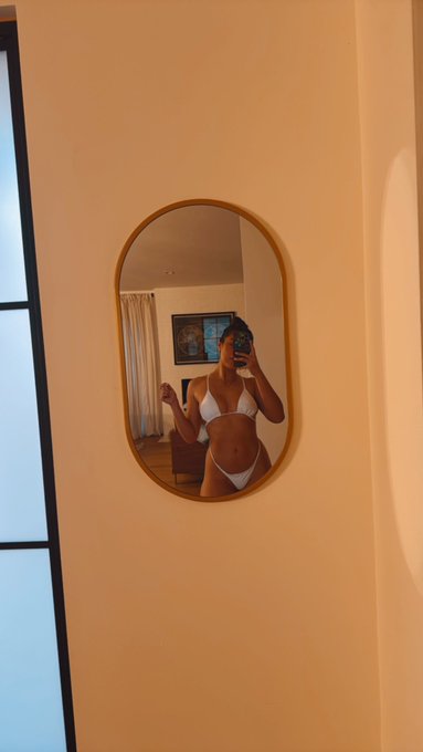 🤍 https://t.co/ouS2S1Gem1 https://t.co/8grq57EEO7