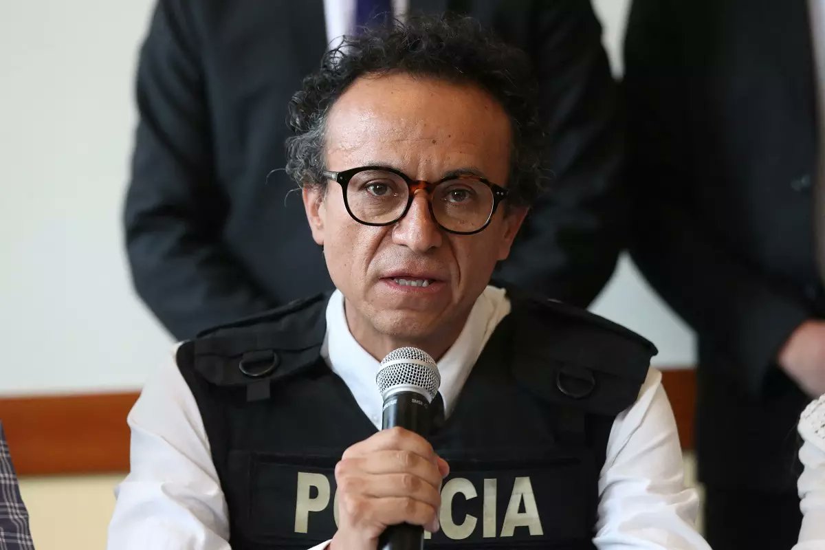 ElDatoEcua's tweet photo. #Urgente ¡PIDE EXHUMACIÓN DE LOS RESTOS DE LEANDRO NORERO PARA CONFIRMAR QUE ESTÁ MUERTO!

El activista político Cristian Zurita pidió a las autoridades del Gobierno de Daniel Noboa realizar una nueva exhumaciòn de los restos cadavèricos de Leandro Norero para confirmar que està muerto. Esto deberìa ser prioridad para la seguridad del Estado.