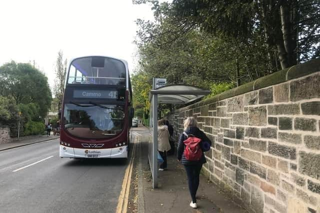 Edinburgh bus tracker branded 'utterly unusable' amid problems with 'ghost buses' edinburghnews.scotsman.com/news/people/ed…