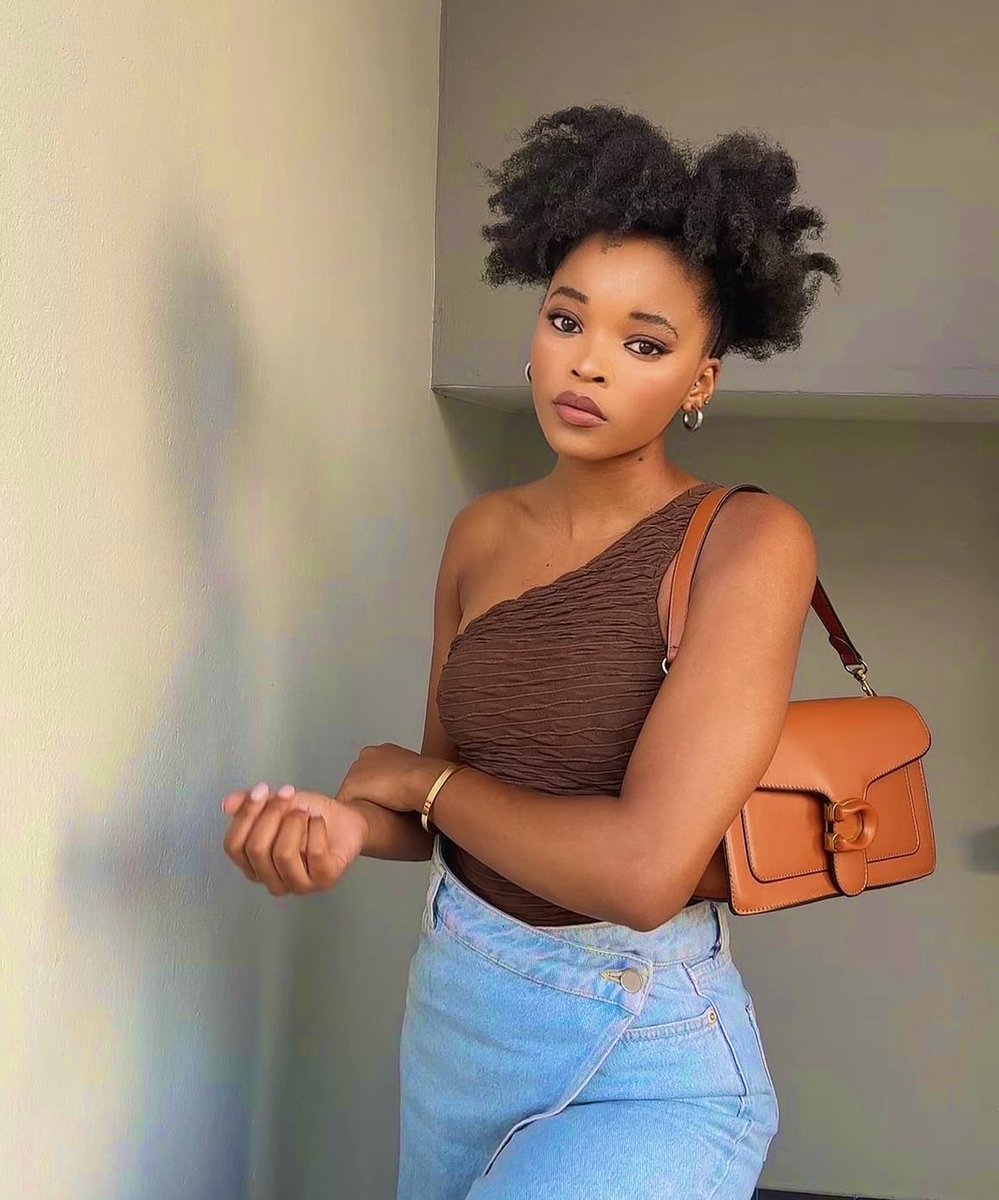 jubabe81732's tweet image. A nativechild babe😍 love it

#TsatsiiMadiba
#Nativechild