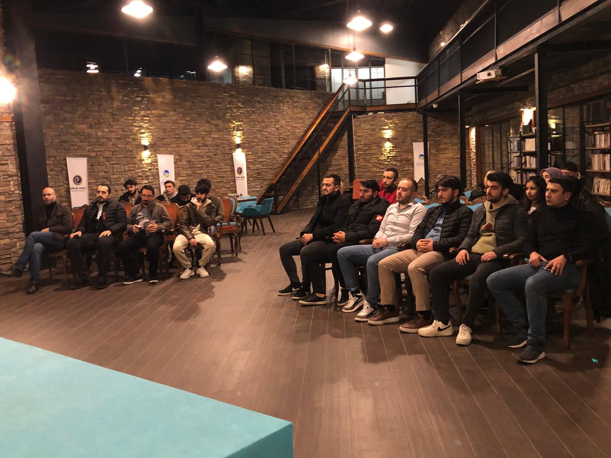 mttbsakarya's tweet photo. Dr. Abdullah Özçelik'in konuşmacı olduğu, "Osmanlı'da Anayasacılık Hareketleri" adlı konferansta bir araya geldik. Konuşmaları için hocamıza teşekkür ederiz https://t.co/bgGHRR6AwQ