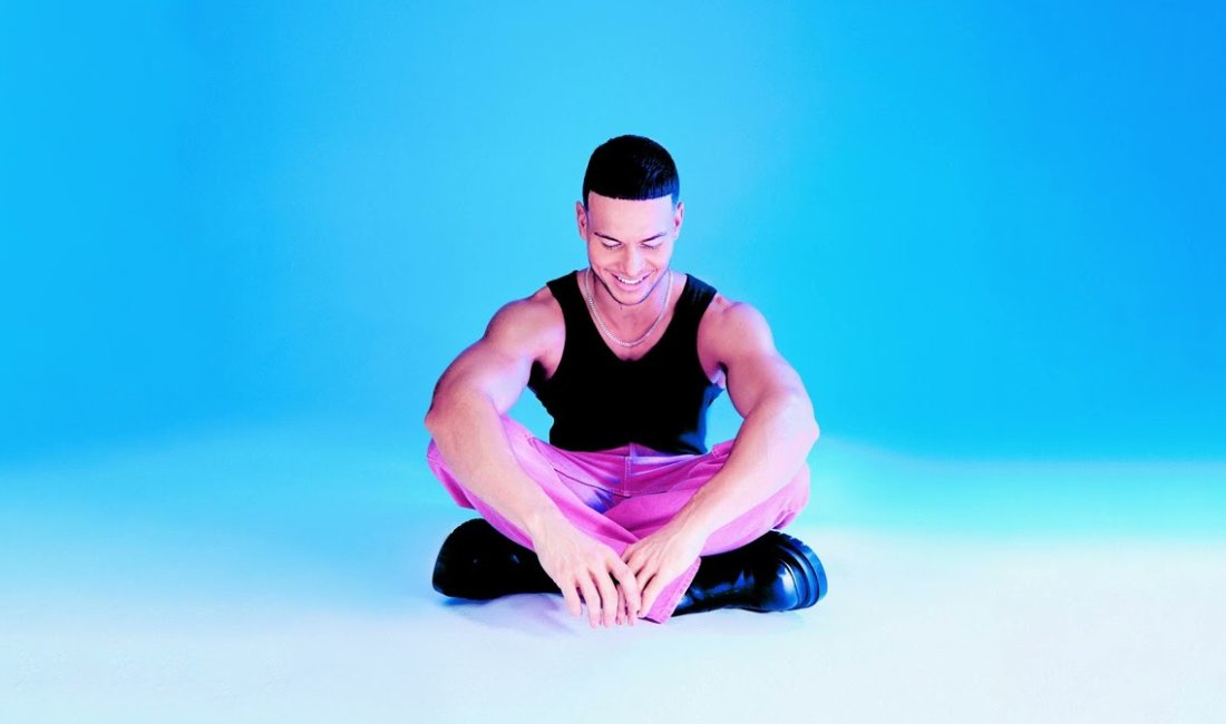 officialcharts's tweet photo. 🕺 Hey DJ, you're back in the Top 40! 🕺
Joel Corry (@JoelCorry) kicks off 2024 with #AnotherFridayNight on the up once again 📈🥳
Your Official Albums Chart highlights are here: https://t.co/KUyoP4FR0F
#JoelCorry https://t.co/ESgBAIWXsl