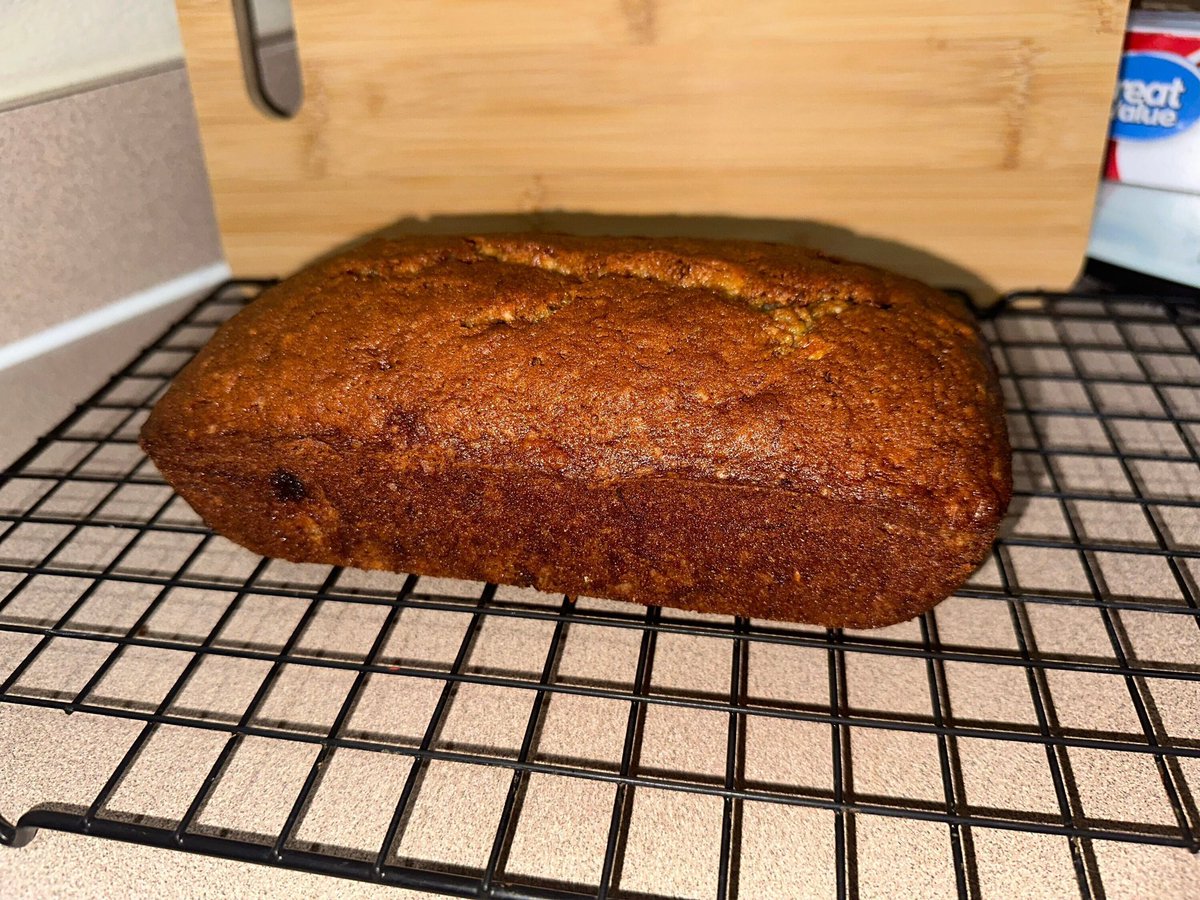 sethros26's tweet photo. Check out my awesome Etsy shop! Fresh homemade banana bread! I lowered my prices, Order Now!! #bananabread #etsyshop #etsy #bakedgoods #delicious #Bread #etsyfinds #gift #SmallBusiness #TwitterX #bakery #banana #instagram #2024NewYear 
https://t.co/nDiYdAi5Aq https://t.co/3J9qLgHXxx