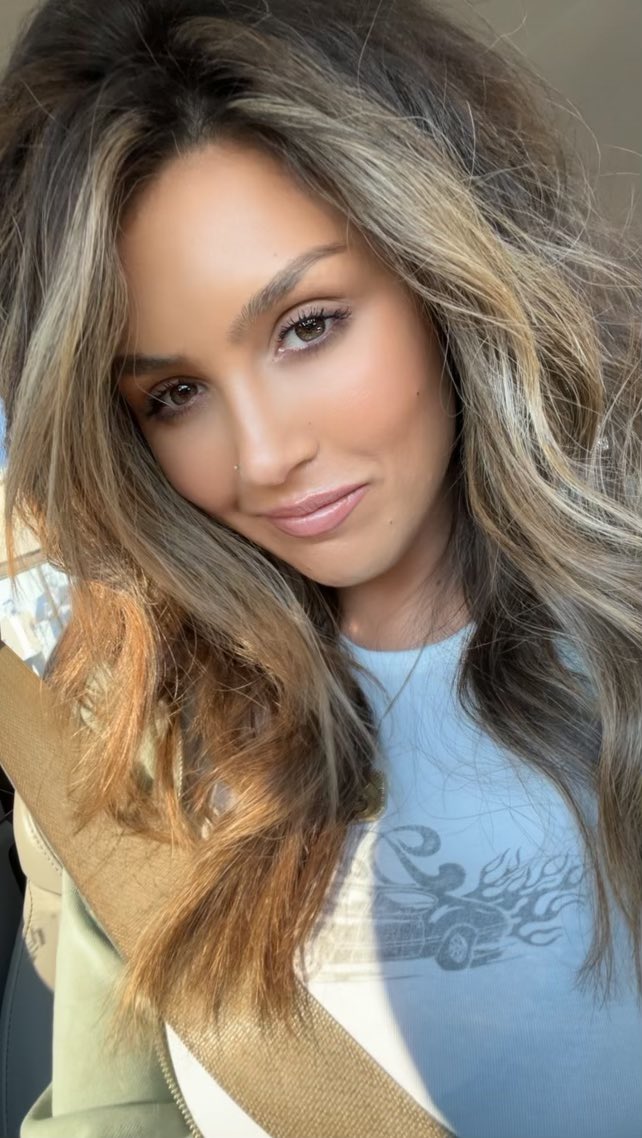 itzzzmad's tweet photo. Happy Friday ✨ https://t.co/zC1a6rsgzz