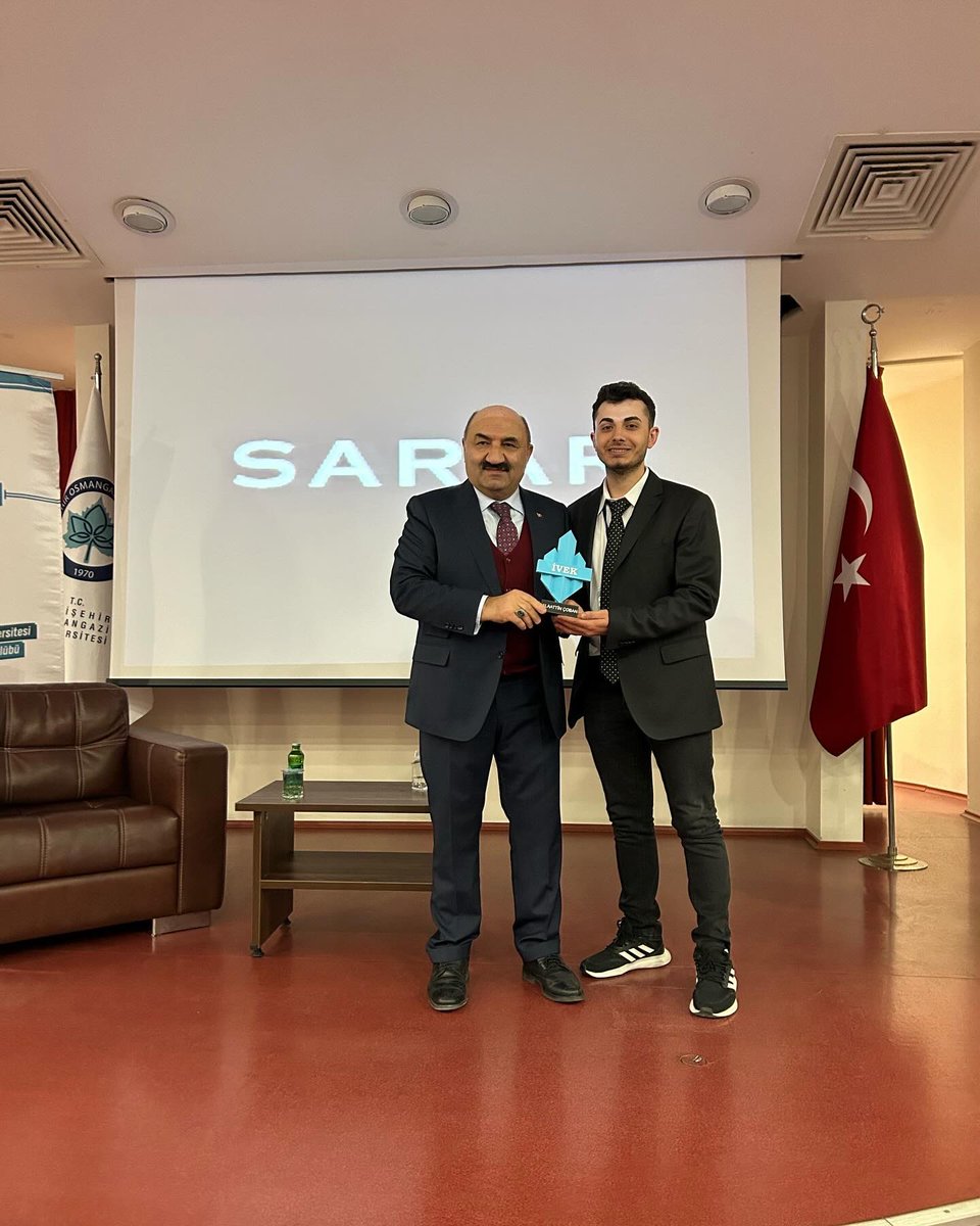 esogu_ivek's tweet photo. Bu sene altıncısını düzenlemiş olduğumuz Ekonomi Zirvesi Etkinliğimizde bizlere eşlik eden çok değerli konuşmacılarımız ve bizleri yalnız bırakmayıp etkinliğimize gelen herkese çok teşekkür ederiz ✨
#İyikivek 💙🤍 https://t.co/OqAJprz6zG