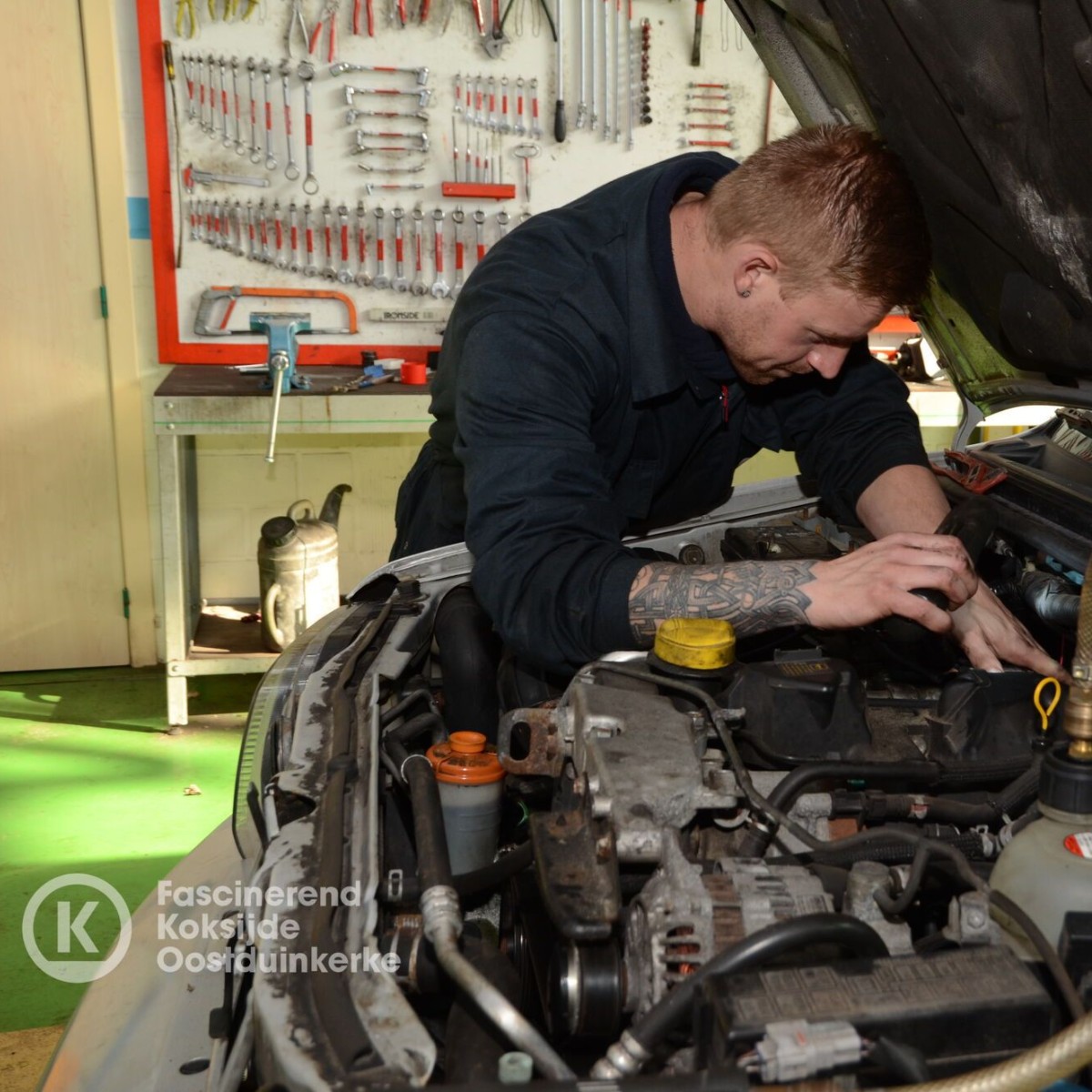 gem_Koksijde's tweet photo. #VACATURE🔍 - Sleutel mee aan het gemeentelijk wagen- en machinepark.  🚕🚚 Solliciteer vandaag nog voor technieker wagenpark. 🔧🧤 

ℹ️ Ontdek alle info op https://t.co/KgdX5UIpuu en solliciteer t.e.m. 08/01/2024 https://t.co/X92bwnewKG