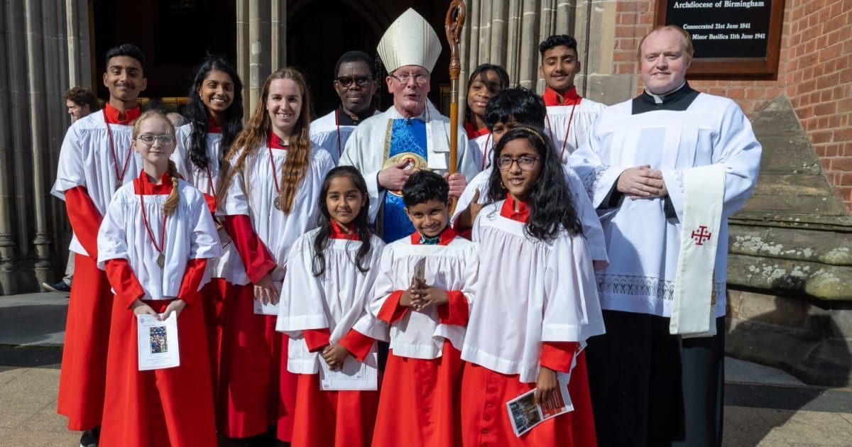 Calling all young #altarservers! Date for your dairy - Altar Servers Retreat in March. 'Called to Serve' is being hosted by @thekenelmyt and @AskInvitePray. Find out more and please share the invite: buff.ly/48zgMg2 @BhamDES