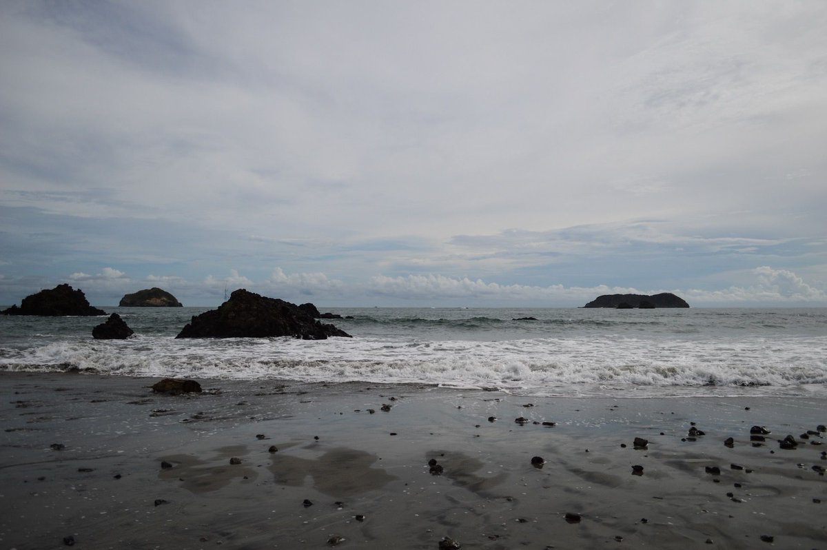 jdonado's tweet photo. Unveiling Costa Rica's charm: bustling San José streets, pristine Conchal, and idyllic Manuel Antonio beaches. Each photo is a glimpse into the country's vibrant diversity. #CostaRica #SanJose #ConchalBeach #ManuelAntonio #BeachLife #CityScapes #TravelTales https://t.co/LV7zOSA7WB