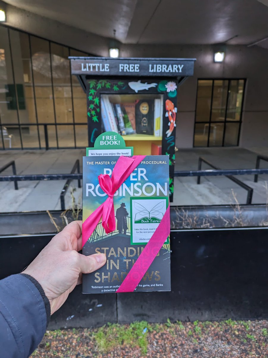 _AnnaBlight's tweet photo. “Time was of the essence”
The Book Fairies are sharing copies of #StandingintheShadows by #PeterRobinson, the final instalment of the #DSBanks series.
Will you spot one in #Leeds ?
#ibelieveinbookfairies #TBFStanding #TBFHodder #farewelltobanks https://t.co/6Z5xsNb5Ks