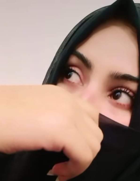 اب نہ وہ ہم، نہ وہ ہنگامہء اُمید ندیم
پھر تماشا سا یہ کیا دل کے قریں ہوتا ہے

احمد ندیم قاسمی 

❤️

#قومى_زبان