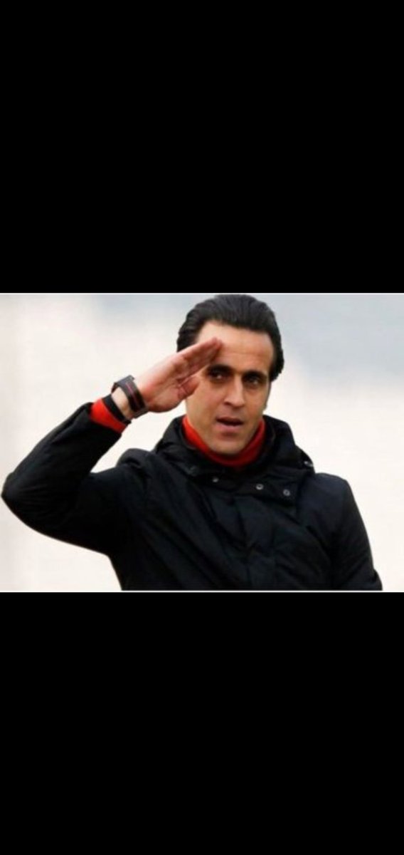 علی کریمی میتونه نشونه از کسی باشه ک توی درست ترین مکان در تاریخ قرار گرفته
باغیرت ملی گرا وطن پرست و همه چیز تمام
بمونی برامون تکرار نشدنی تمام دوران ها❤️
#علی_کریمی