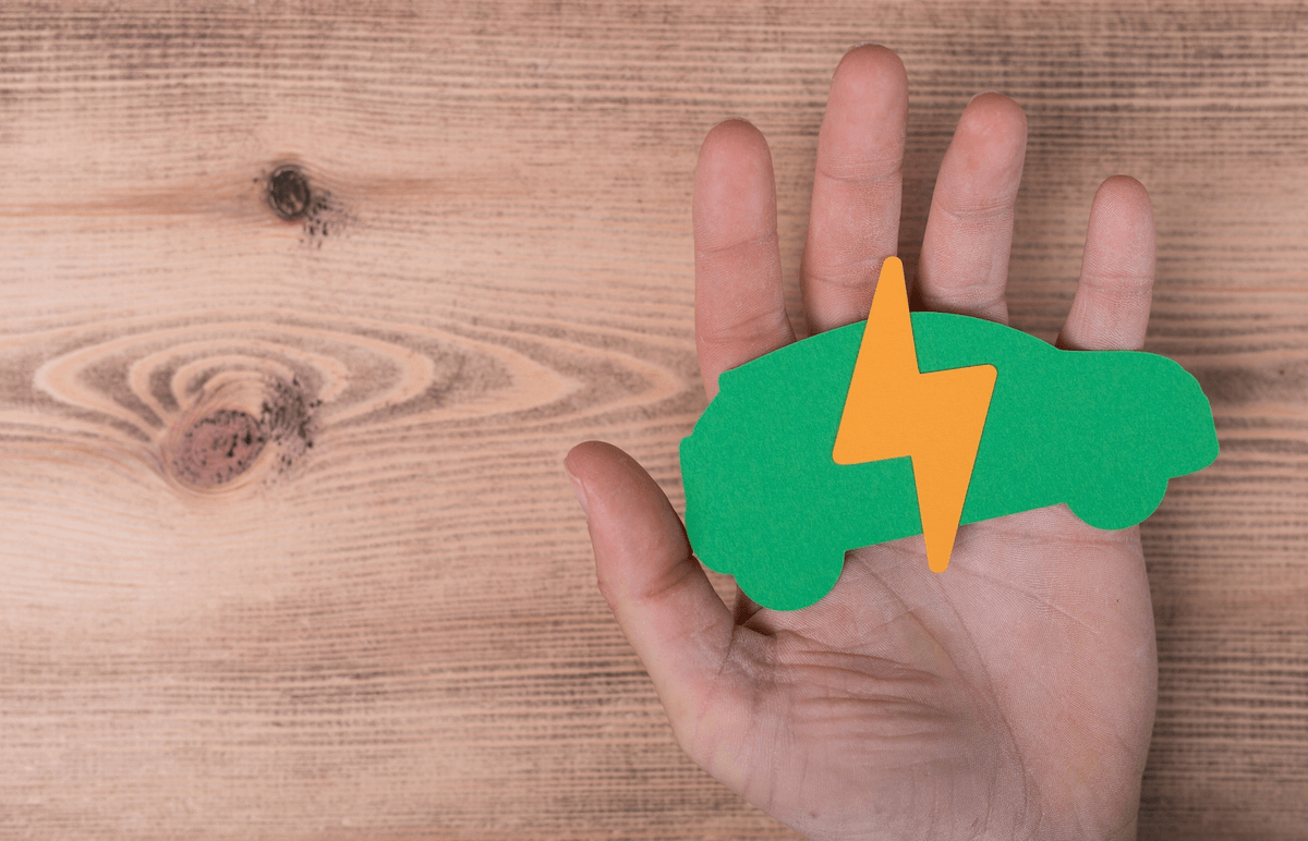 😎🚗 Maximize the lifespan of your #electriccar battery with a detailed guide from #Salvagebid on essential care tips 👉: cutt.ly/3wHlkkTF