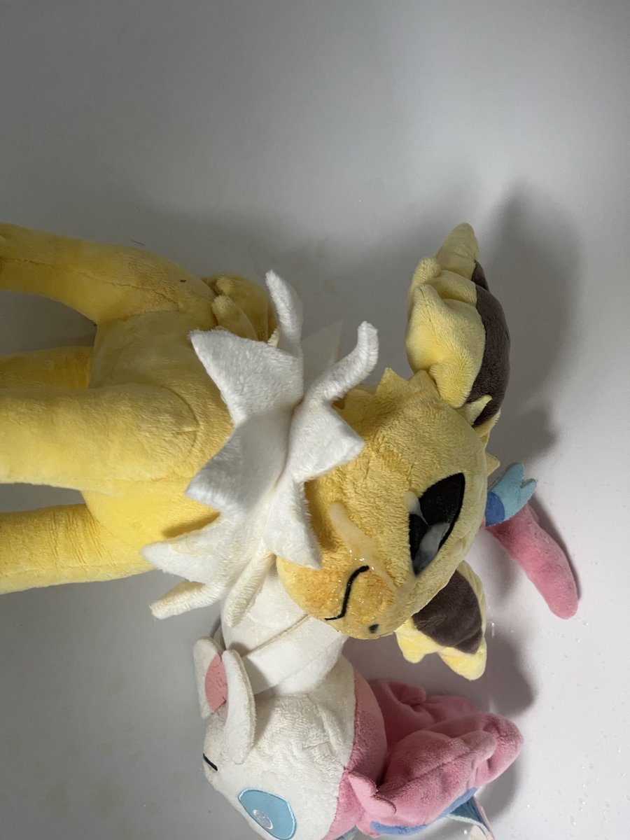plishplush88's tweet photo. CW: Stainzz (but it’s clean now don’t ya worry) :3

Tryin to make him fully covered :33

#plushophile #plushophilia https://t.co/FcAacR9kIb