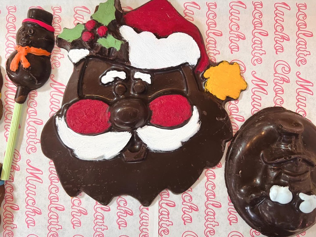 ChocolateMUCHO's tweet photo. No te pierdas de las delicias de temporada que tenemos preparadas #parati en #TiendaMUCHO 
Ven a disfrutar del #chocolate #amargo #semiamargo #conleche y #chocolateblanco con figura de
 #piñatasdechocolate #esferasdechocolate rellenas de #cereal #muñecosdenieve y #MUCHO más https://t.co/hlqFRmAa2x