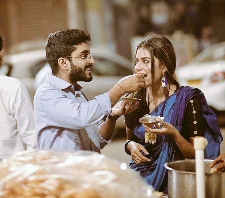 sr_panchota777's tweet image. लड़कियाँ रोटियाँ 
भले ही दो खाएं...! 

लेकिन गोलगप्पे 40
खाने का कलेजा रखती हैं...!!
❤️😂🙈

#एहसास_ए_दिल 
#Justfun 😜