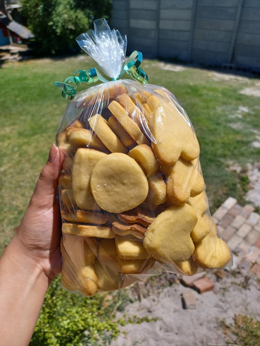 shaaay_98's tweet photo. Hi hi 🫶🏼 I'll be moving out of Cape Town in a few weeks, so there's a limited time to order 🥰🥰 please support my little business while you still can 🥹❤️ https://t.co/Ya0PmFeoWd