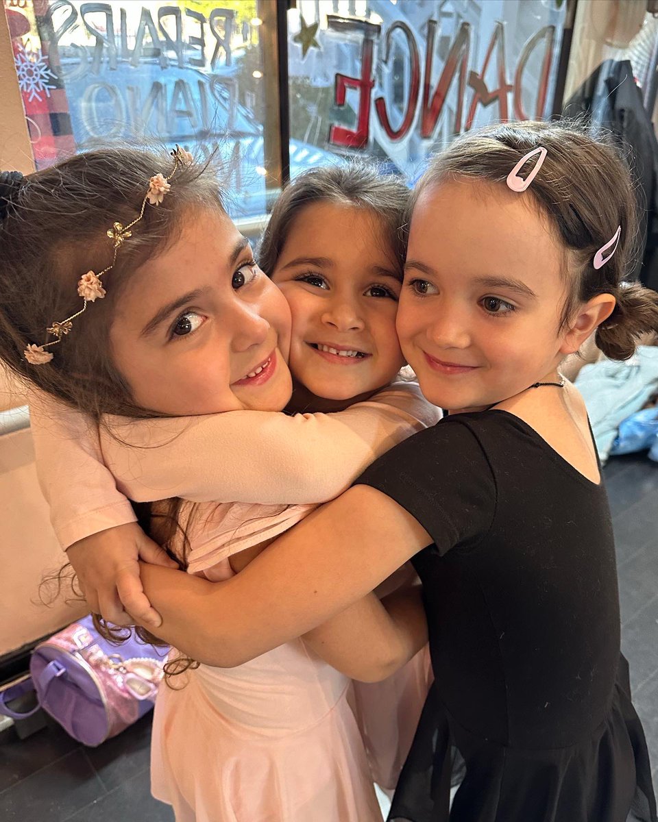 fsmdofficial's tweet photo. Happy New Year and Bravo dancers! The stage is set for a spectacular return after the holiday interlude. Welcome back to the dance floor – let's pirouette into a fantastic new year together! 2024 at FSMD! https://t.co/LejSQZio5R