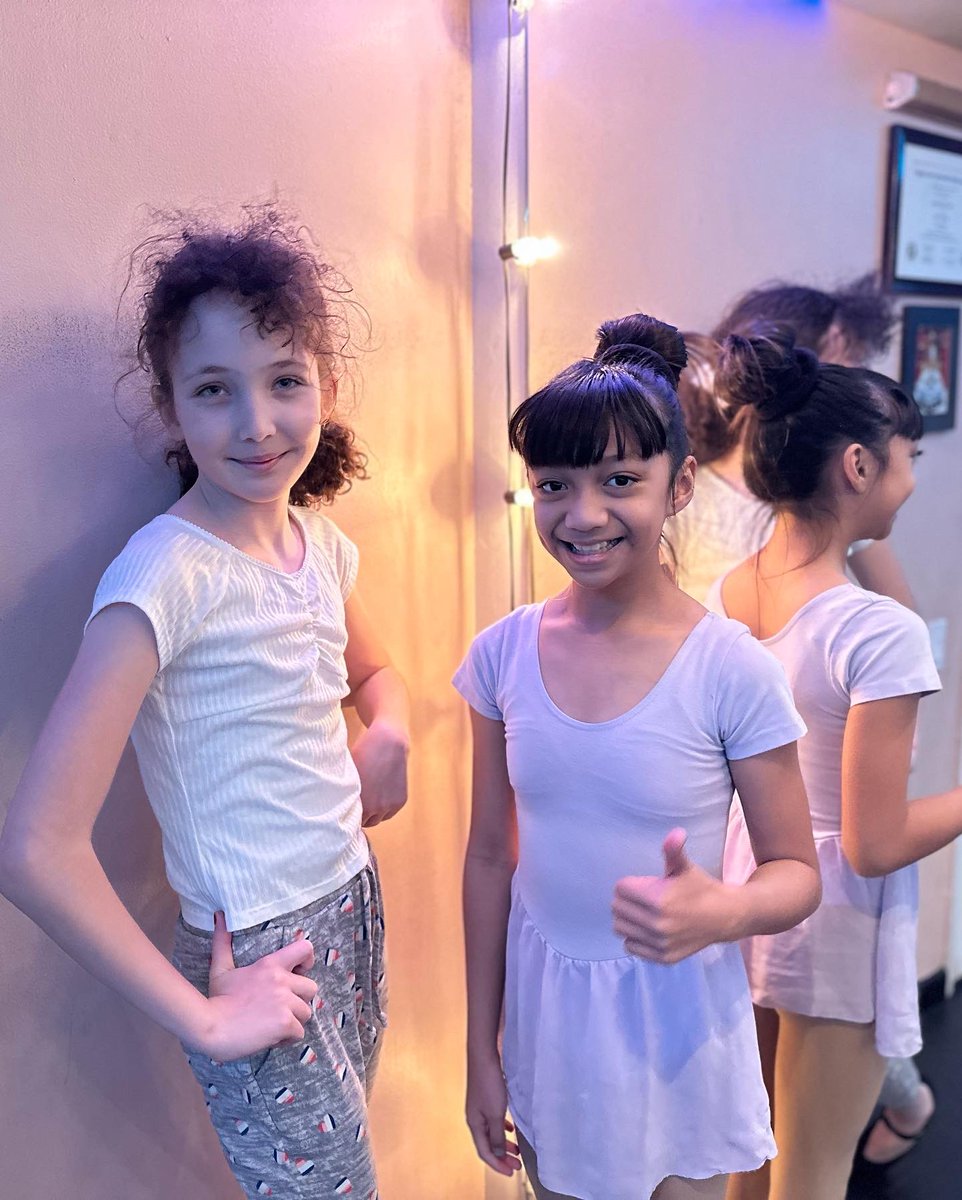 fsmdofficial's tweet photo. Happy New Year and Bravo dancers! The stage is set for a spectacular return after the holiday interlude. Welcome back to the dance floor – let's pirouette into a fantastic new year together! 2024 at FSMD! https://t.co/LejSQZio5R