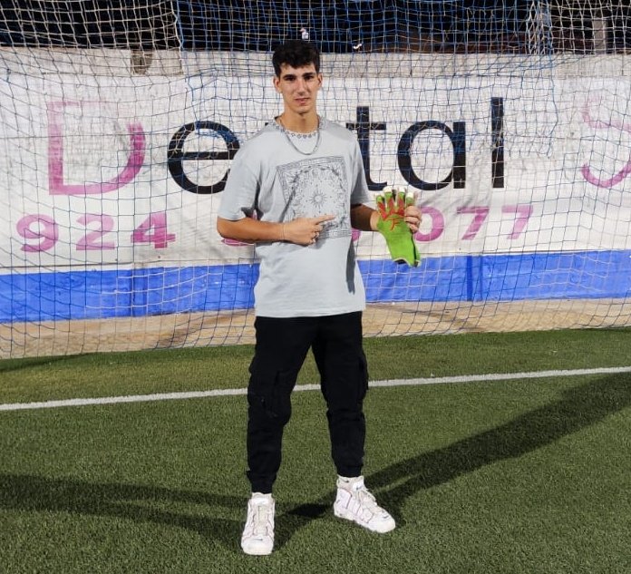 Estamos de enhorabuena y desde aquí queremos felicitar a nuestro jugador Dani Parejo <a href="/dani_ps01/">Daniel Parejo Solano</a> por su reciente paternidad, desde el @ccalamonte le enviamos un abrazo a la mamá y la familia 👶🏻👨‍👩‍👦‍👦❤️⚽️