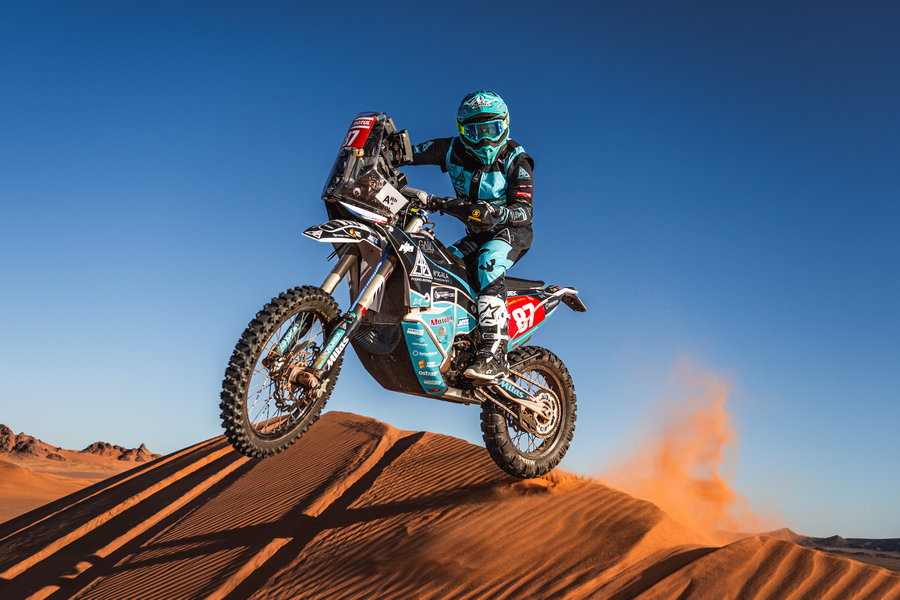 Moto_cz's tweet photo. Podmolovy komplikace v prologu: ztratil se a jel v protisměru! 😍 🏍
https://t.co/1YVI5mLgS9
#motocz #motocykly #dakar #liborpodmol https://t.co/c2Eu6H3qqX