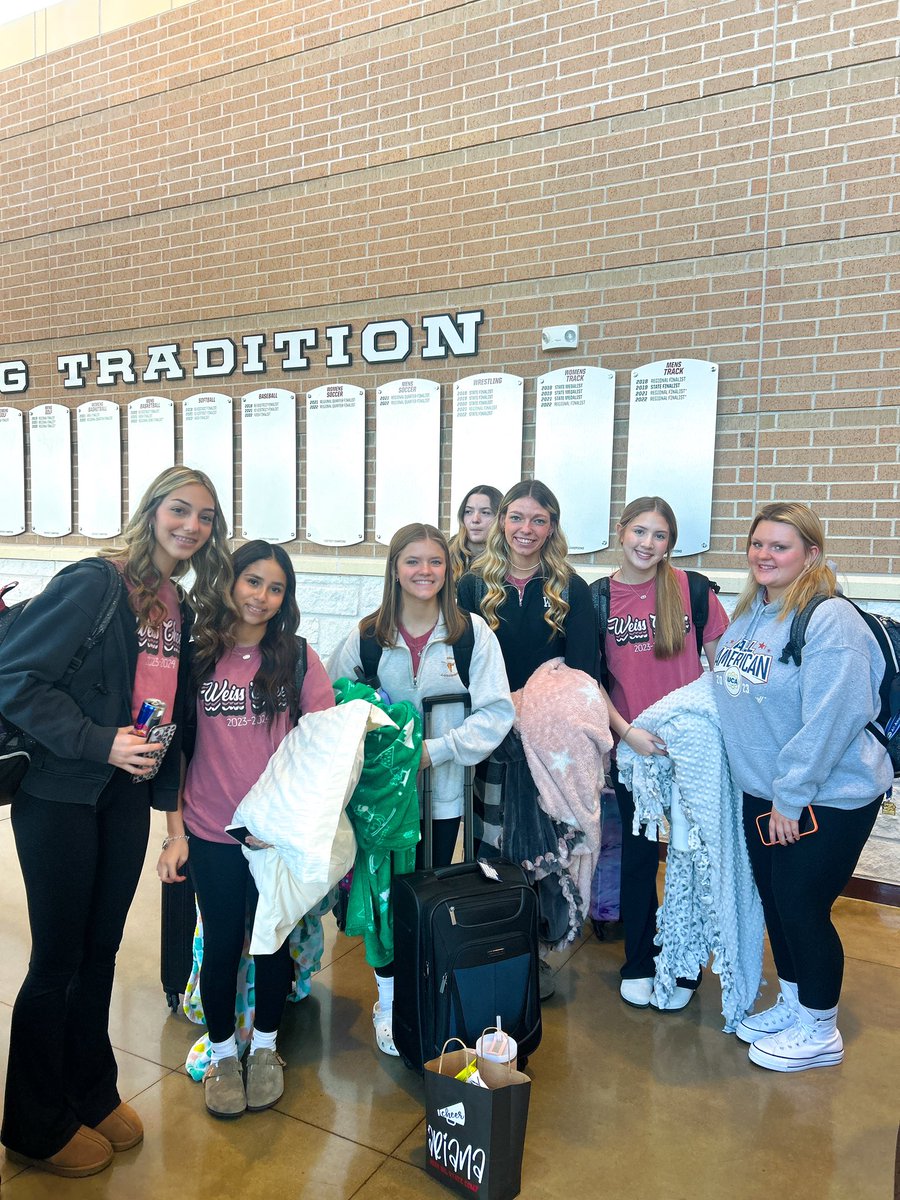 Weiss Cheerleading tweet media