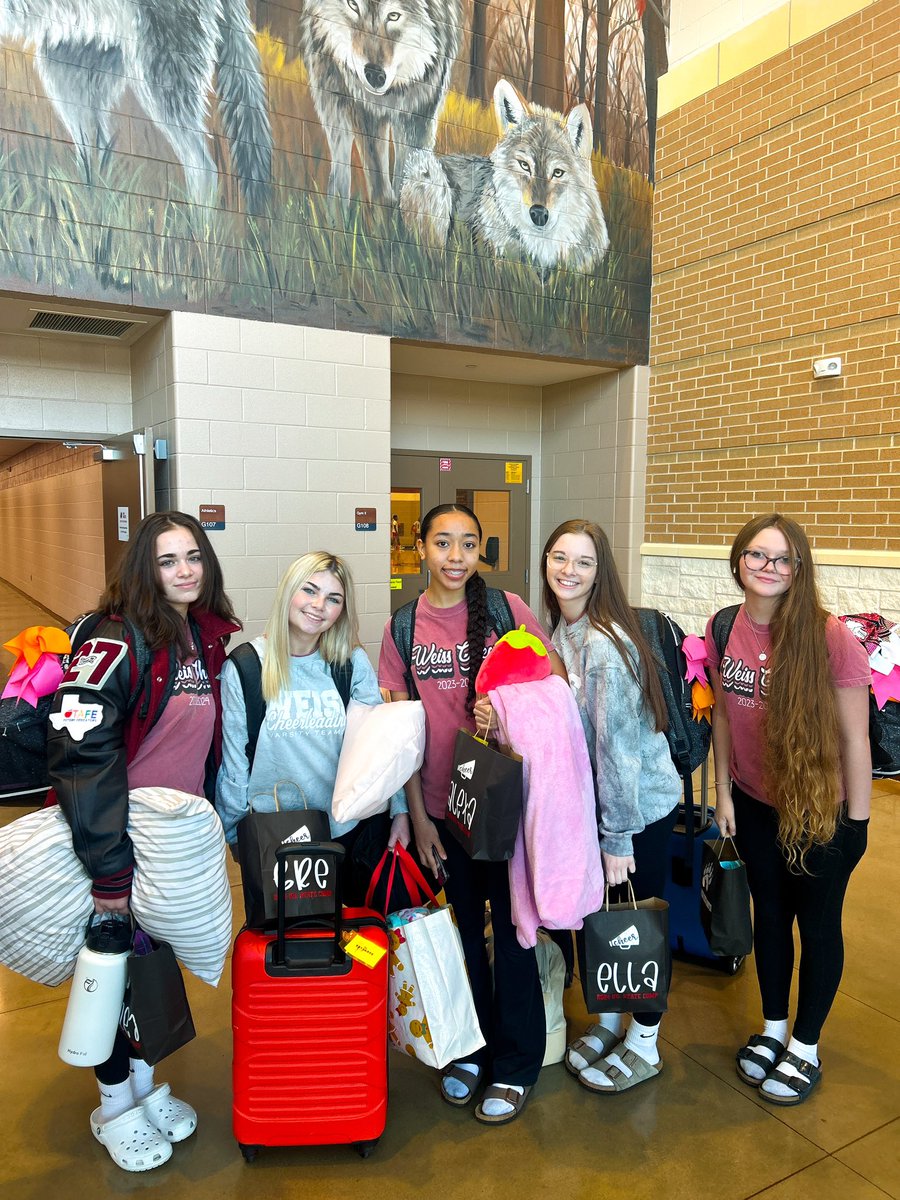 Weiss Cheerleading tweet media