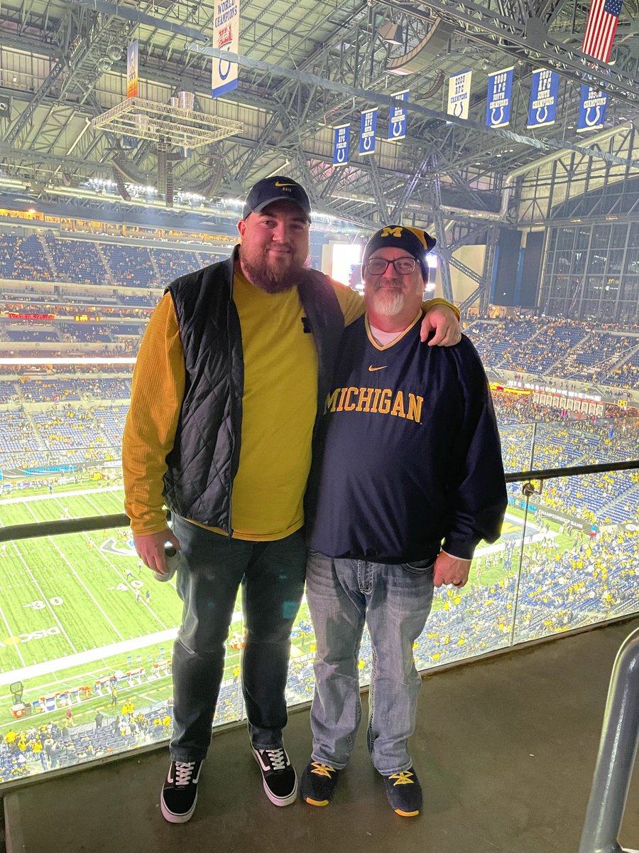kennyfgan's tweet photo. @stoolpresidente @BarstoolUofM @Gametime Got engaged in the big house, haven’t missed a big ten championship, watch every game with my dad, an opportunity to crush high noons and get my dad to this game would be the greatest moment of my life. @Gametime https://t.co/irPbDFGReu