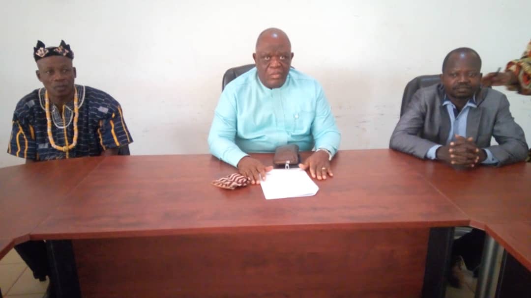 Le ministère des droits de l’homme a organisé le 22/12/23 à #Afagnan, une sensibilisation sur le droit à l’identité, soulignant ainsi l'importance de déclarer les enfants dès la naissance, conformément à l'agenda 2020-2025 du <a href="/GouvTg/">Gouvernement Togolais/Togolese Government</a>
tinyurl.com/yrbzkf52