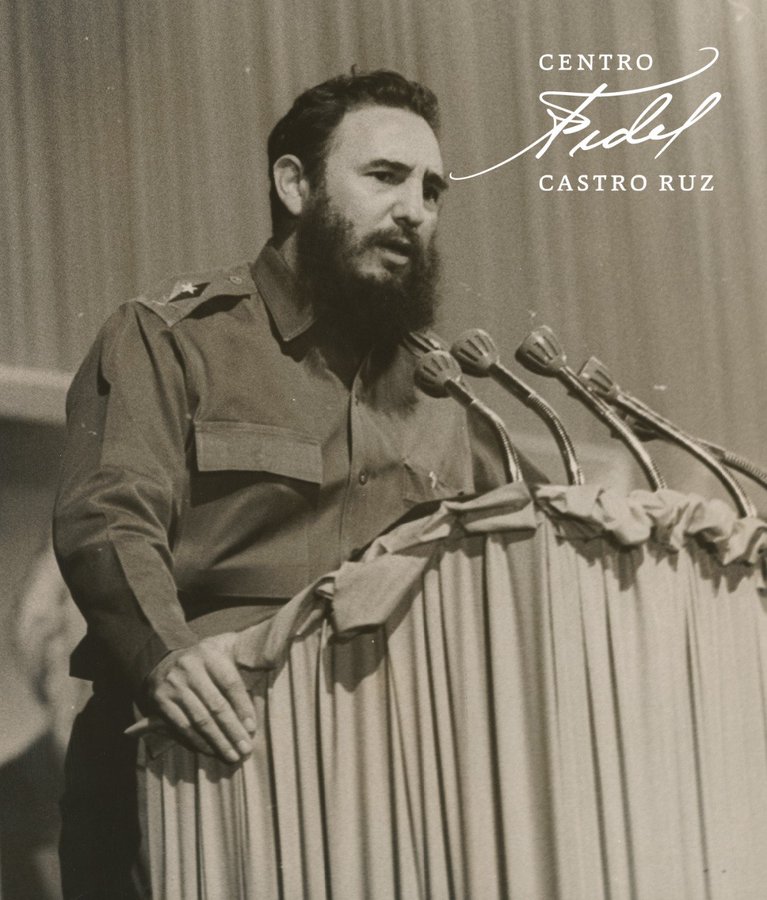 #Fidel:"El fundador de nuestra nacionalidad o, digamos, el gran forjador de nuestra independencia, que fue #JoséMartí, lo primero que hizo fue organizar un partido -está en la tradición de #Cuba-, el Partido Revolucionario Cubano".  #NuestraRevolución