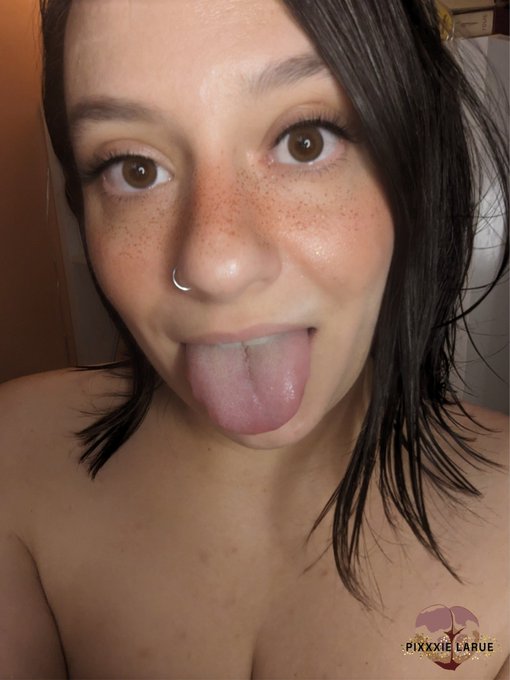 Currently stoned writing a titty torture scene. 🤭☺️ https://t.co/BHSxobKJZA