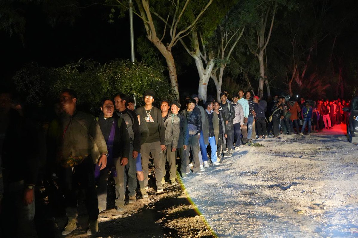 operation1027's tweet image. Today, Laukkai ROC and multiple junta-affiliated infantry units witnessed around 2389 troops and their families surrendered to the 3 BHA. Our 71st day of operation 1027 is epic, exciting and historic once again. #SAC_free_zone_Laukkai 
#The_starting_point_of_eradicating_SAC