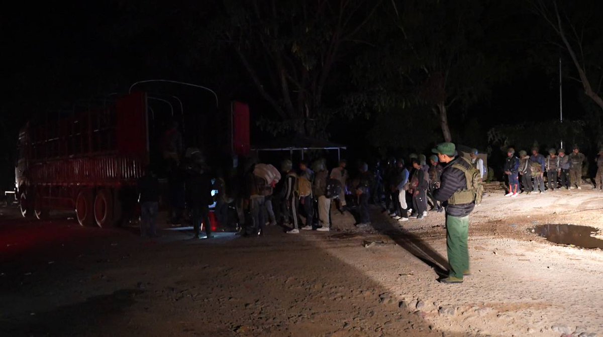 operation1027's tweet image. Today, Laukkai ROC and multiple junta-affiliated infantry units witnessed around 2389 troops and their families surrendered to the 3 BHA. Our 71st day of operation 1027 is epic, exciting and historic once again. #SAC_free_zone_Laukkai 
#The_starting_point_of_eradicating_SAC