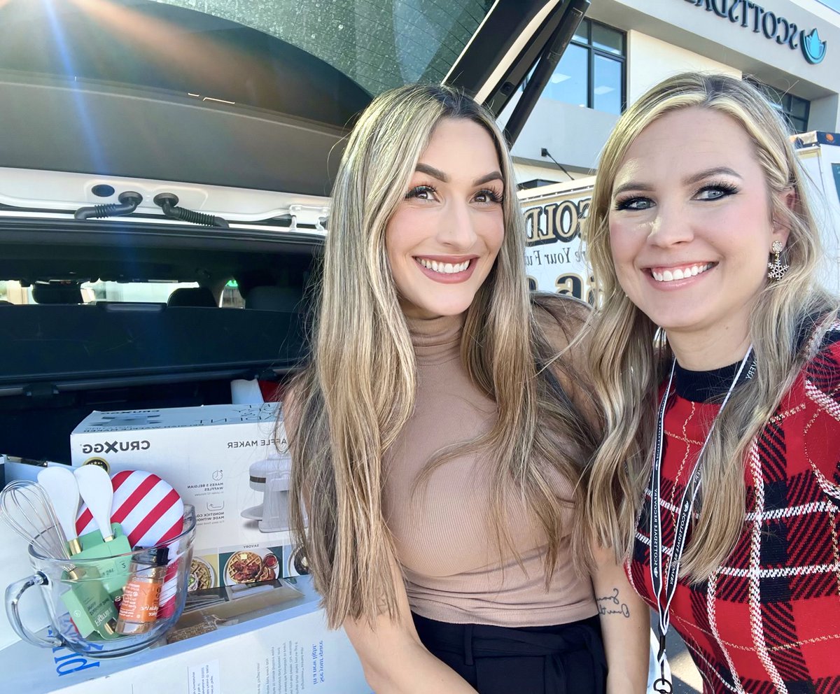 All in on the same mission! So grateful for our extended family at Scottsdale Providence Recovery Center! Sharing gifts, inspiration, and the passion to advocate for recovery and mental health services for those in need with the amazing Tesleah Cromwell! #sobertribe2024 ✨