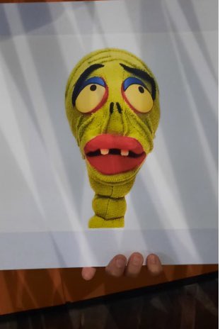 luis_gj's tweet photo. Hay un spot de Sheinbaum y el PVEM diciendo que es ambientalista

Les recuerdo lo que Claudia Sheinbaum ha hecho:

- Apoyar la construcción de una refinería y el uso de combustibles fósiles

- Reducir el presupuesto a zoológicos, y dejar morir a cientos de animales para cobrar los seguros, sin aclarar cómo dispuso de ese dinero. 

- Deforestó el camellón de Av Revolución siendo Secretaria del Medio Ambiente. 

- Desviar fondos de la CDMX para la construcción de un tren de diesel en el sureste y provocar un ecocidio en la selva. 

- Autorizar la destrucción del vivero Neza en Xochimilco para designarlo para instalaciones de la Guardia Nacional. 

- Incapacidad para detener la plaga que mató a las palmeras de Paseo de la Reforma, y matar por demagogia al ahuehuete que suplantó a una de las palmeras. 

Sheinbaum no es ambientalista. 
Solo es una vulgar farsante.