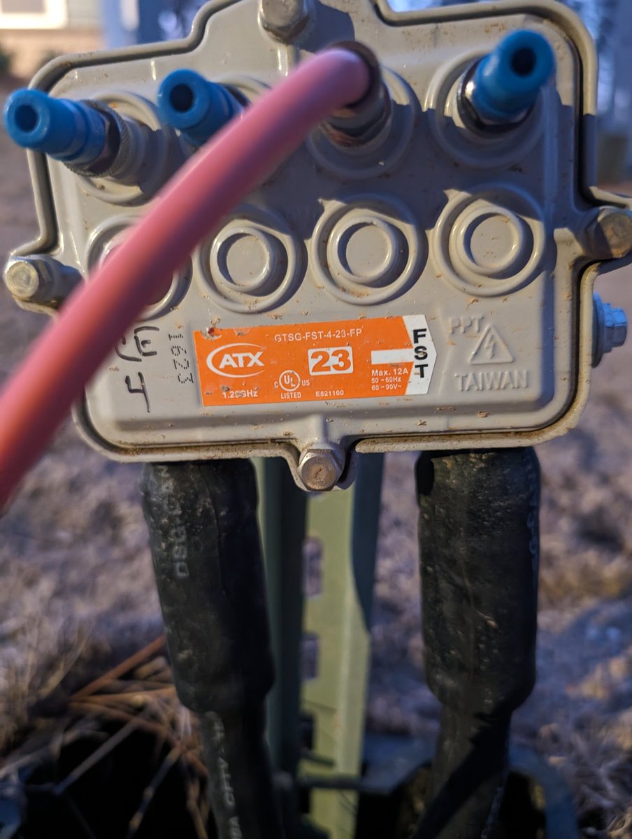 vidplace7's tweet photo. @Xfinity Brand new neighborhood, but still installing 1.2Ghz gear.
I'd imagine FDX is off the table for the foreseeable future? Seems like a short sighted decision. https://t.co/djZ0FH2Lk5