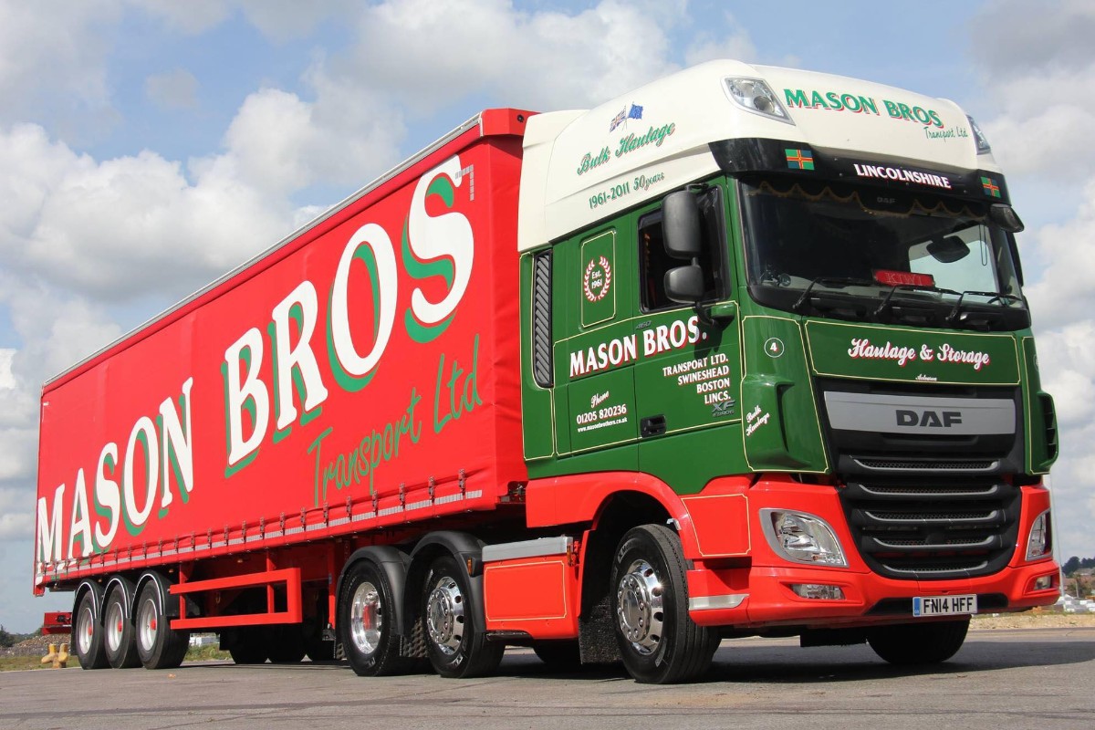 DAFTrucksUK's tweet image. Red, green, and white make for a bold yet classic livery combination. 🖌️

𝘞𝘩𝘢𝘵 𝘥𝘰 𝘺𝘰𝘶 𝘵𝘩𝘪𝘯𝘬? 𝘠𝘢𝘺 𝘰𝘳 𝘯𝘢𝘺?

📸 Mason Brothers Transport Ltd 

#DAFXF #DAF #Truck #Opinions