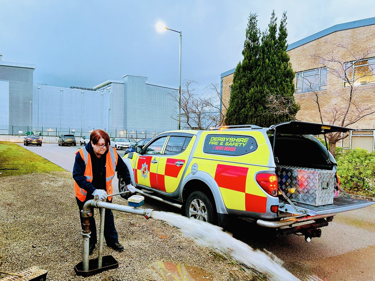 TestingHydrant's tweet photo. Today Julie our hydrant technician is undertaking the inspection and testing of a fire hydrant system for a client in Chester. #firehydranttesting #firesafety #sesutilities #derbyshirefireandsafety https://t.co/8yfhYkqsDj