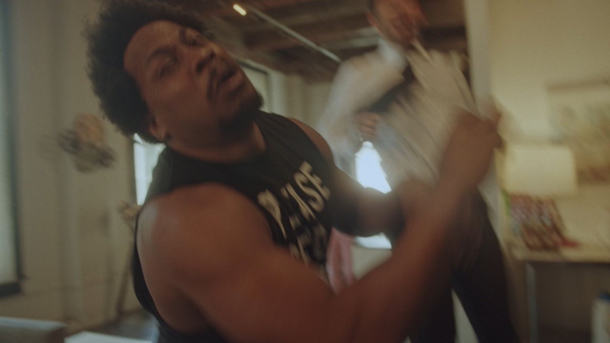 HotLunchProd's tweet photo. Fight scenes require a lot of care and precision, and we're dedicated to crafting scenes with diligence when producing scenes for our clients.
"Postmates: Armed &amp; Dangerous" is on YouTube! Link in bio.
#ActorReel #DemoReel #ActingReel#ReelReady #ActionScene #ActionReel #StuntReel https://t.co/fXBuA8epsr