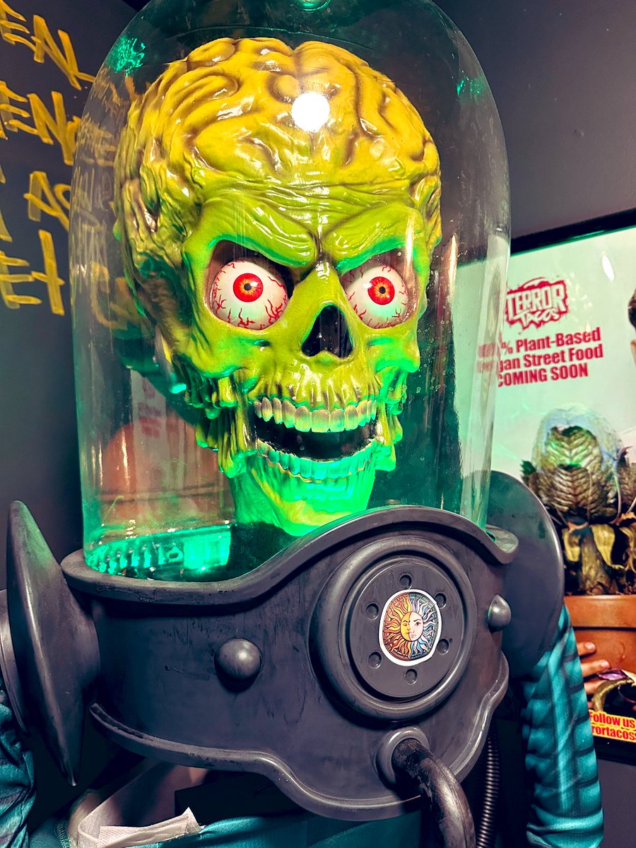 greggnolettuce's tweet photo. greetings human @TerrorTacos https://t.co/91eWtXAlmj