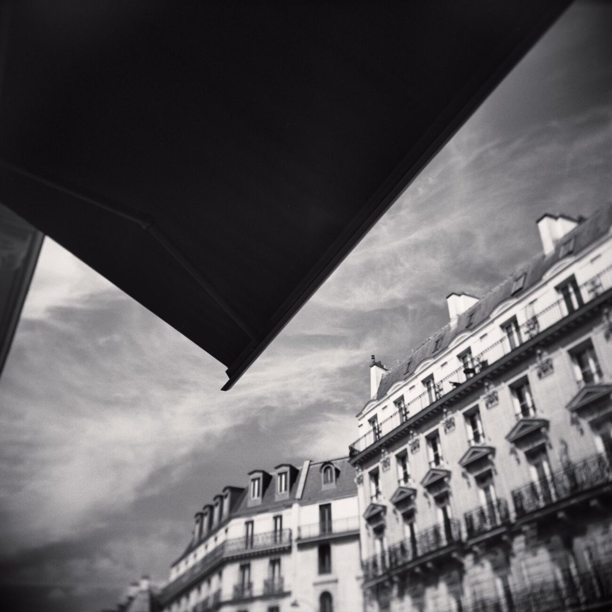 denisolivierart's tweet photo. Haussmann Buildings, Auber Street, Paris, France. August 2021. Ref-11480: Get prints https://t.co/PCzgNYViST
#square #blackandwhitephotography #adox @ilfordphoto #helloadox #holga #filmphotography #buildings #urbex #streetart @lomography #blackandwhitephoto #streetphotography… https://t.co/3JP6MT6s1x