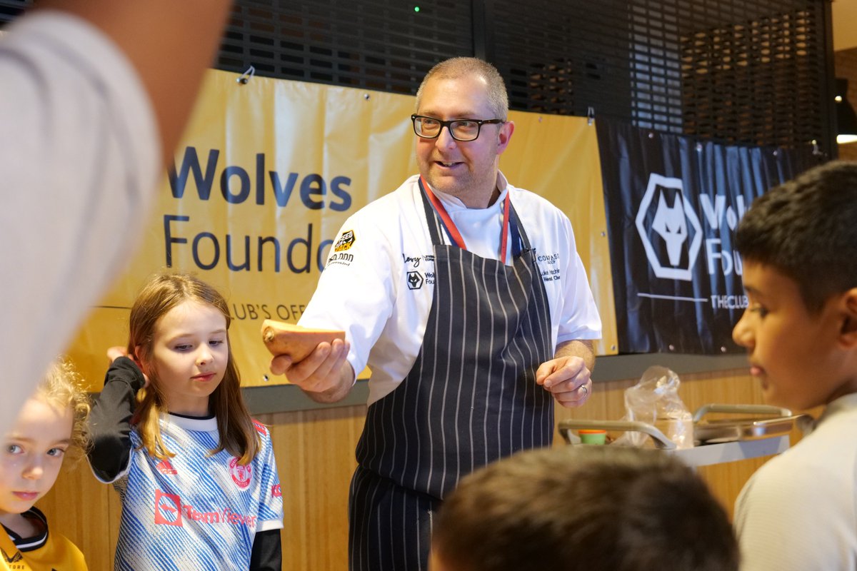 wwfcfoundation's tweet photo. We hosted a #FeedOurPack celebration event at our Holiday Camp today to mark the project's three-year anniversary. 🥳
Children took part in cooking activities led by @Wolves Head Chef Luke Hitchins and even gave Judo a try! 🧑🍳🥋
🤝 Thank you to @PLCommunities & @PFA for the support of the project since its launch 🙌