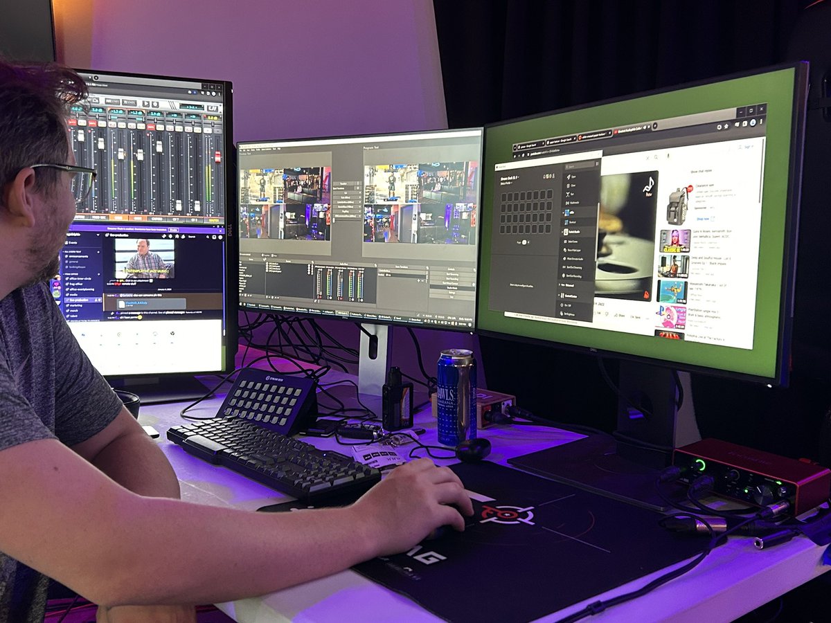 thegxl's tweet photo. @fragadelphia  getting the tech ready . https://t.co/y5amAQyB7y