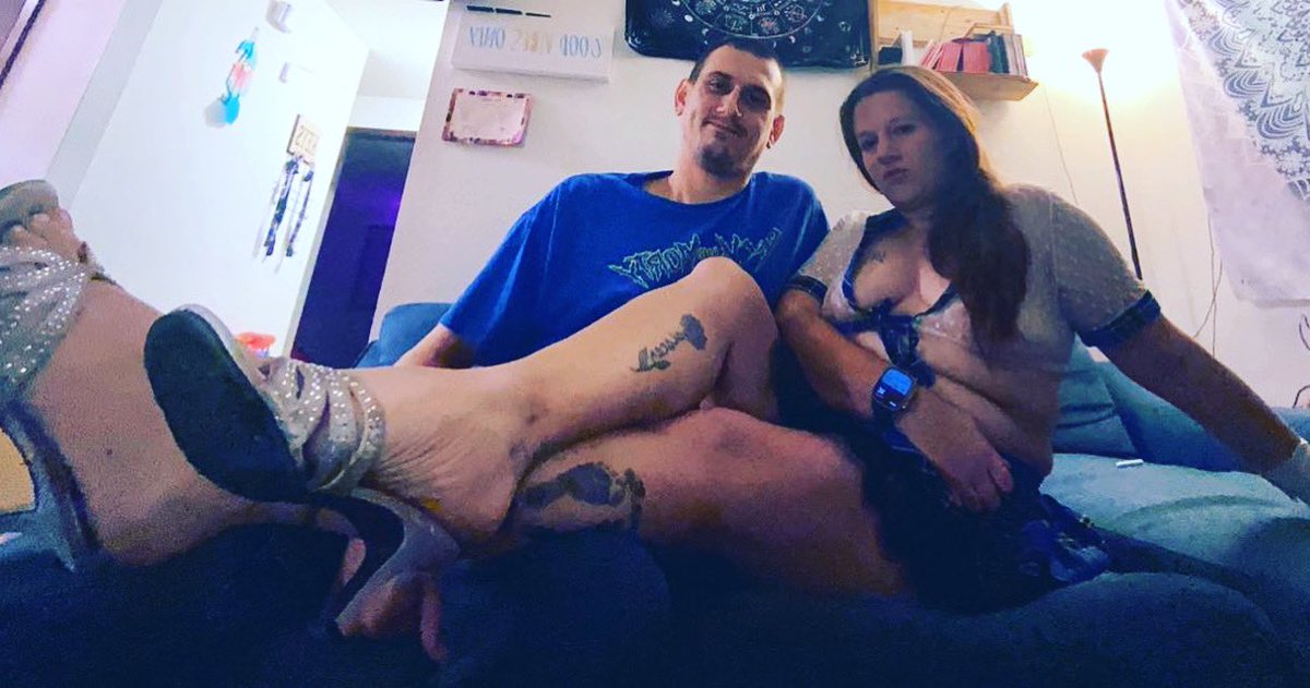 710babewife's tweet photo. 😈hey y’all 😇
🫠apologies for the 🤫 💀
❤️been living our little sexy life over the holidays! 
🔥we’re hot asf &amp; 29&amp;35 &amp; DTF &amp; have a blast with another 🦄 friend 😉 it’s also my bday month if you wanna grant this fantasy wish 😇😈
❤️❤️p.s men not welcome to initiate! #couple https://t.co/wOFmqAD2p3