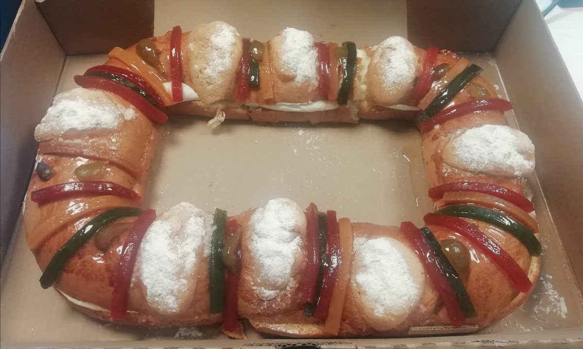 janettarceo's tweet photo. GRACIAS queridos @JORGEODEPINEDO @PedroORdEPCQ @oscarortizdp por la deliciosa rosca de reyes, que nos envían cada año a @lamujeractual FELIZ 2024‼️ https://t.co/FbYNhkMrSr